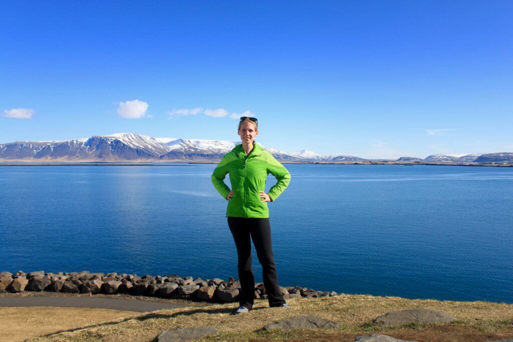 Gwen on Þúfa with mountains behind