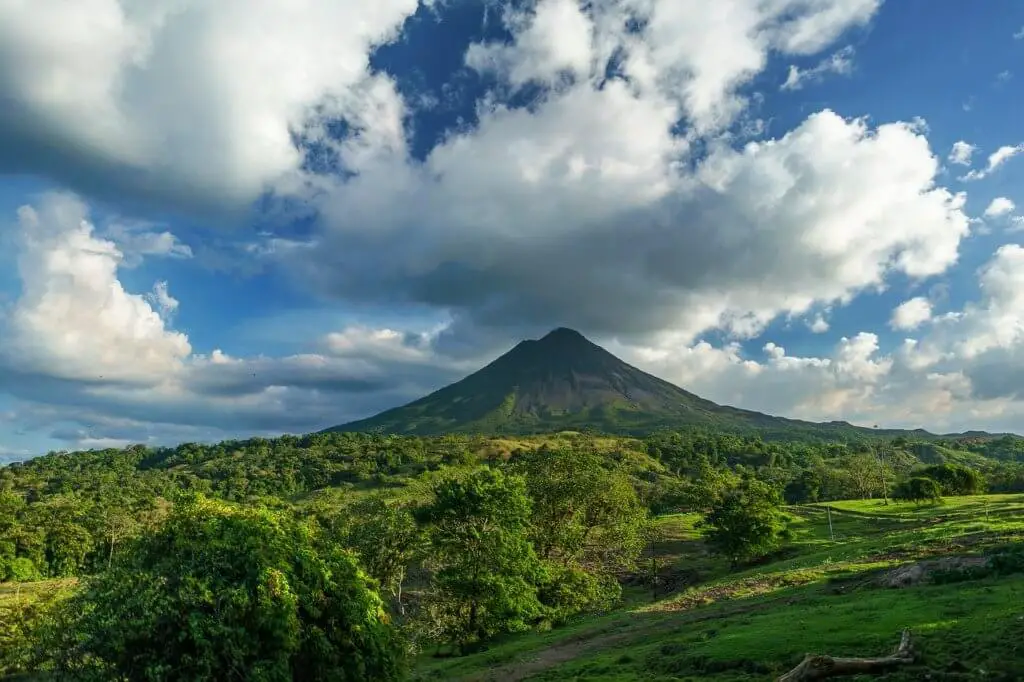 Green countryside and volcano in Costa Rica