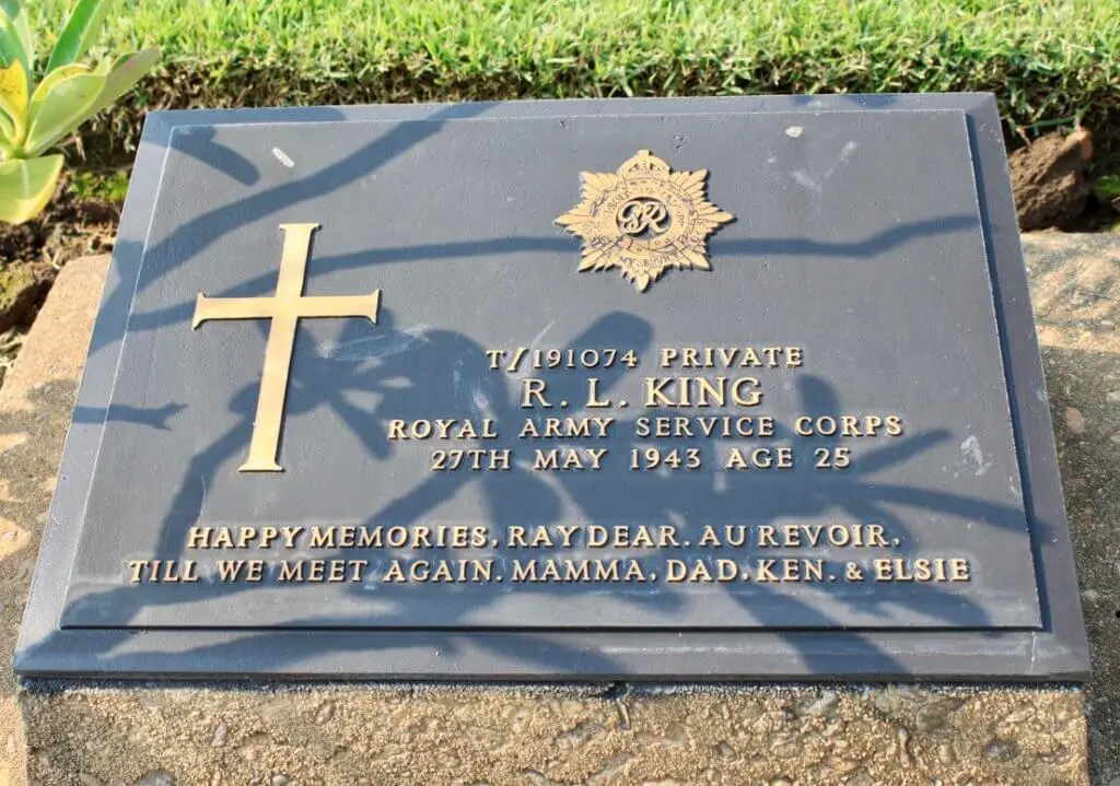 Headstone of RL King from the Royal Army Service Corps with loving message from his family.