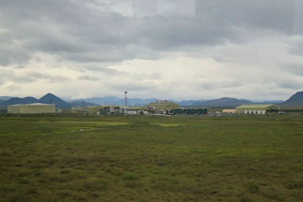Pumping station along the Alaska pipeline