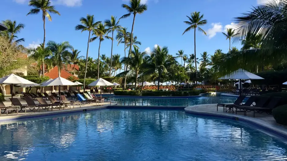 All-Inclusive Resorts Make Staying Put More Appealing - The New