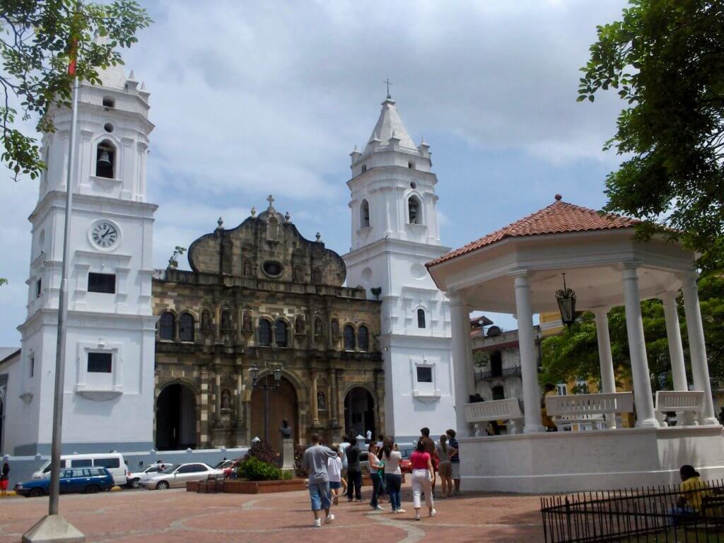 Panama City's Plaza de la Independencia