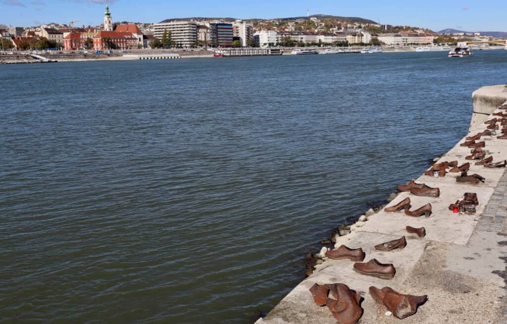 Iron shoes along the banks of the Danube